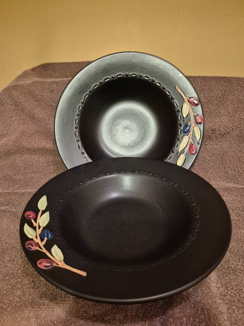 VINTAGE BLACK BOWL TABLETOPS GALLERY TUSCAN OLIVE